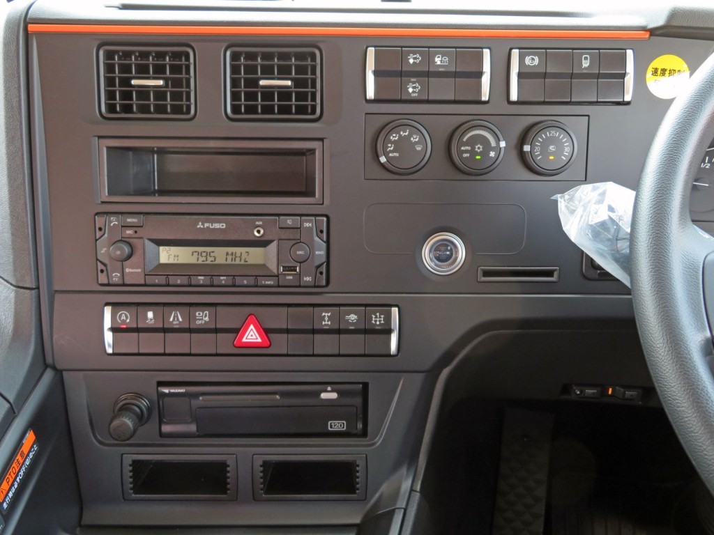 パネル周りの状態です。|三菱 スーパーグレート 2PG-FY80VYの写真38