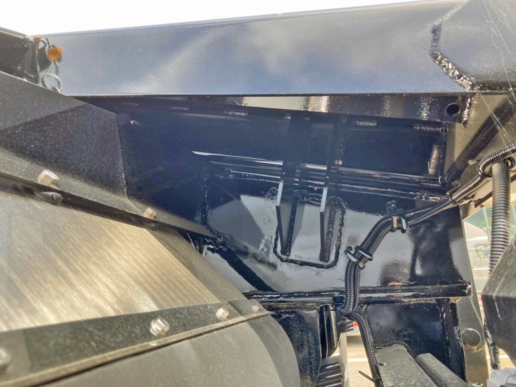 シャーシの状態です。(後方)|トレクス  FFB12402の写真5