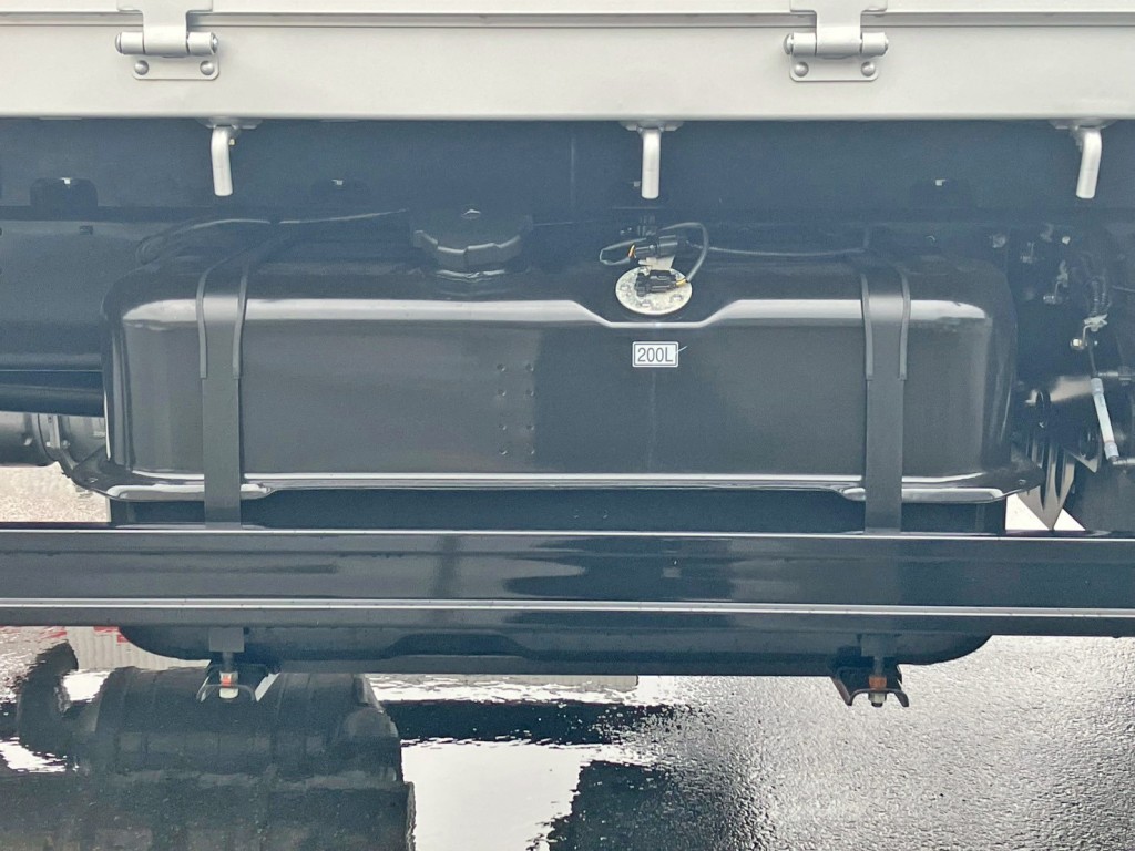 燃料タンクは200Lです。|三菱 ファイター 2KG-FK65F(2WD)の写真13