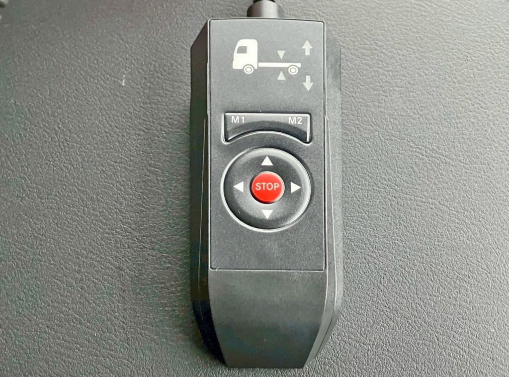 エアサスのコントローラーです。|三菱 ファイター 2KG-FK65F(2WD)の写真14