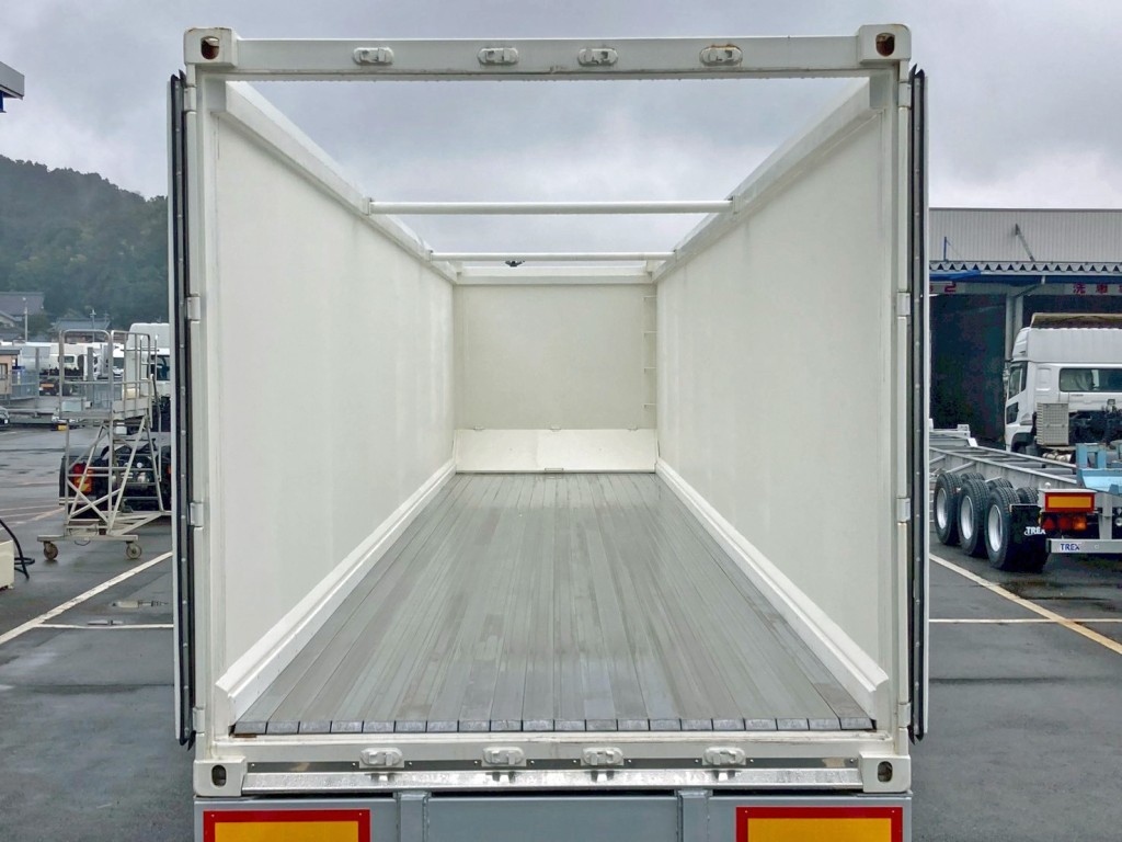 ボディサイドの内側にもステンレス2ｍｍを張っており強度もあります。|トレクス  CTB34004の写真11