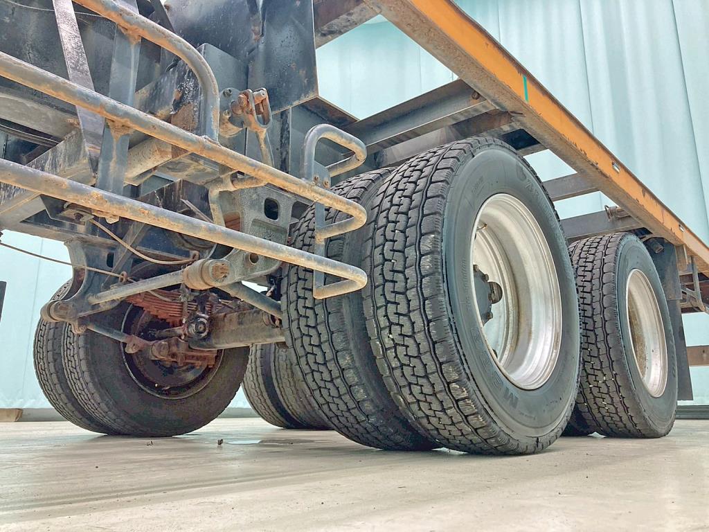 8輪です。|日通  NT2142Cの写真14