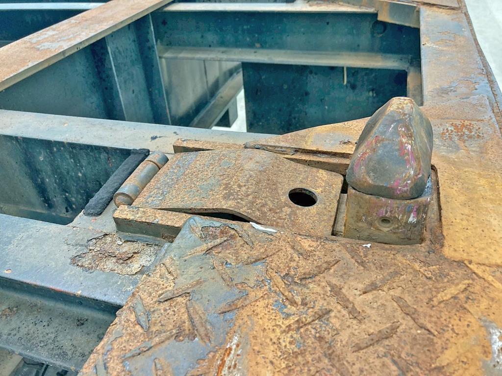 ツイストロックの蓋が歪んでいます。（複数あります）|日通  NT2142Cの写真34