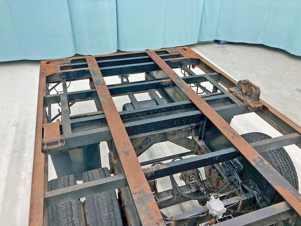 運転席側後方の緊締装置が欠品しています。|日通  NT2142Cの写真39