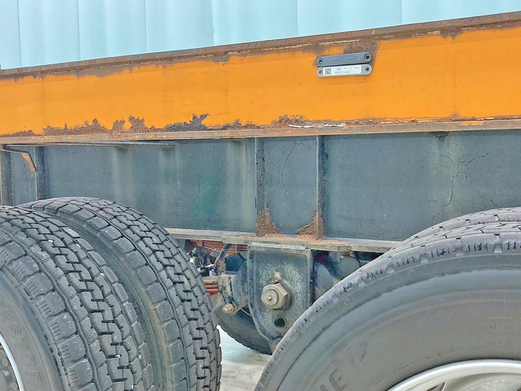 助手席側サイドレールに錆があります。|日通  NT2142Cの写真44