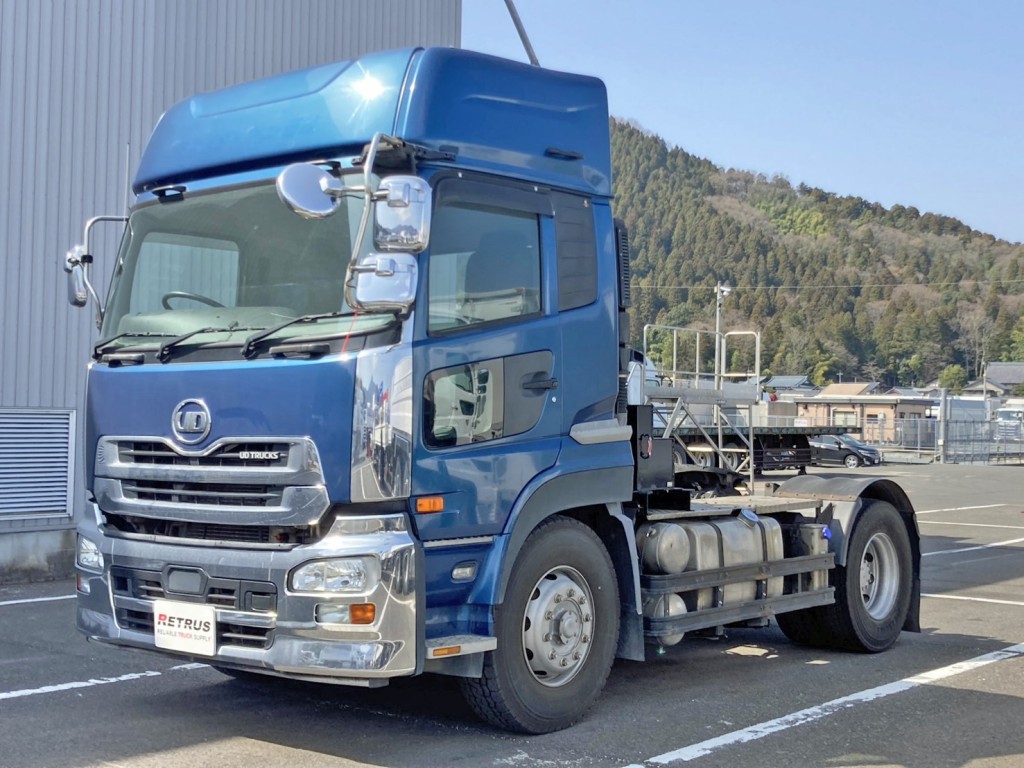 フロント周り、メッキパーツで飾っています。|UDトラックス クオン QKG-GK6XADの写真2