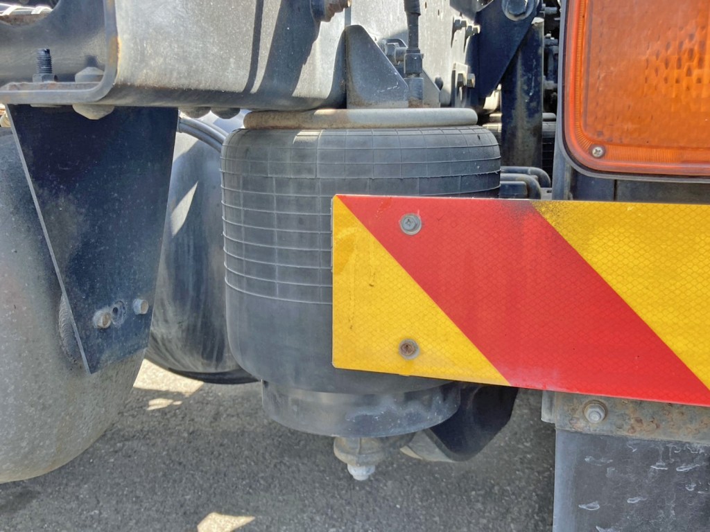 エアサスです。|UDトラックス クオン QKG-GK6XADの写真10