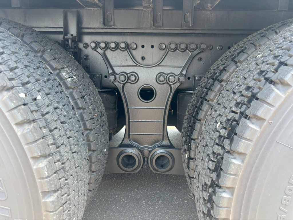 エアサスです。|日野 プロフィア 2DG-FS1AHCの写真5