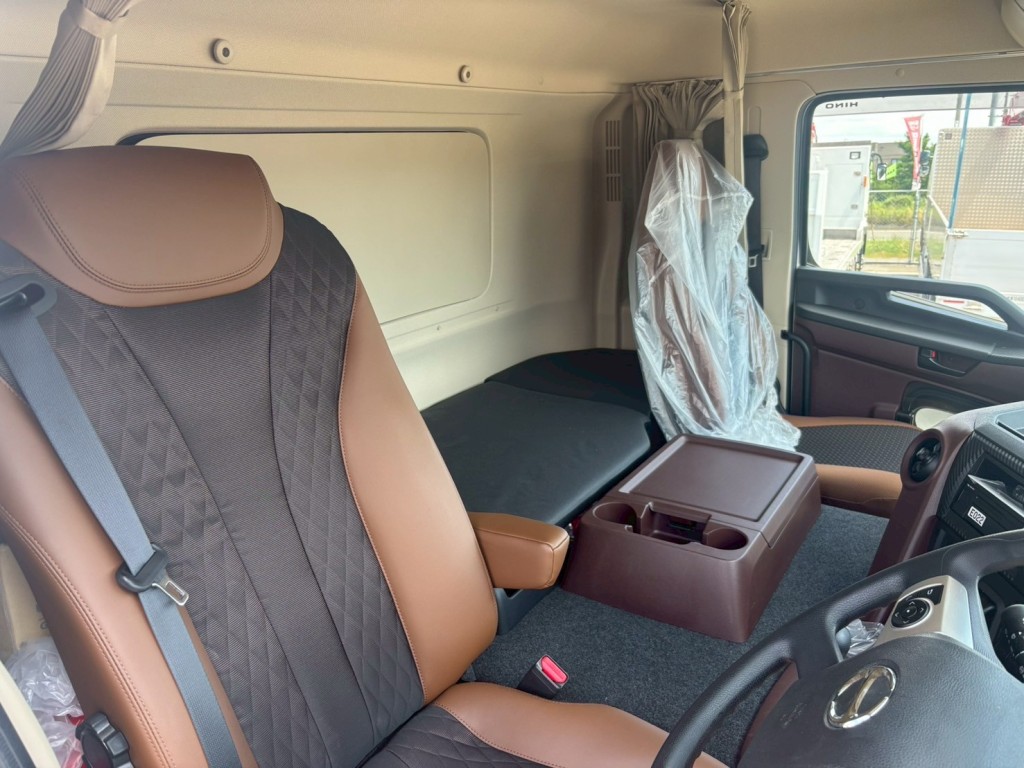 日野 プロフィア 2DG-FS1AHCの写真6