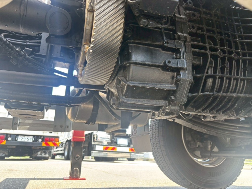 電磁式リターダー付きです。|日野 プロフィア 2DG-FS1AHCの写真22