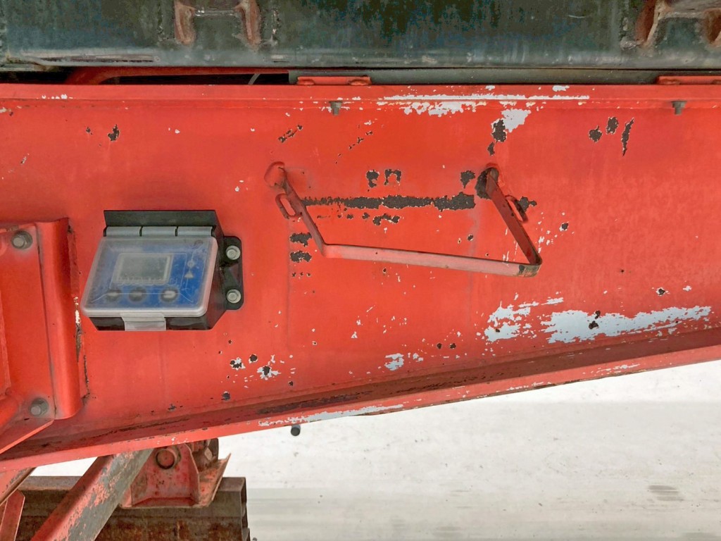 助手席側補助脚付近の輪留めステーに曲がりがあります。|コダイラ  KDL225Cの写真30