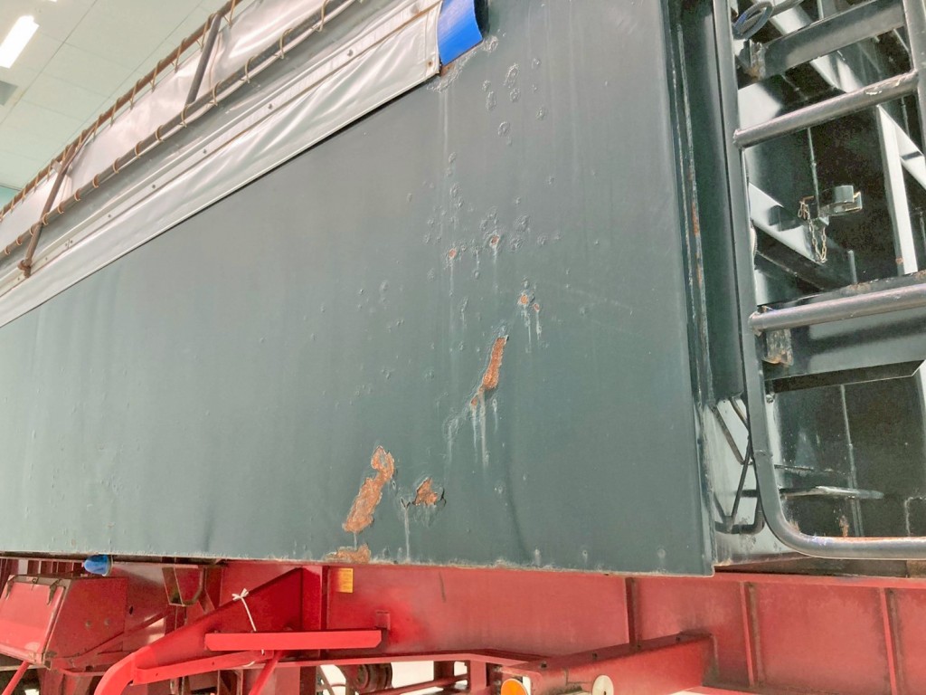 運転席側アオリ前方にサビがあります。|東邦  TF36H2C3改の写真19