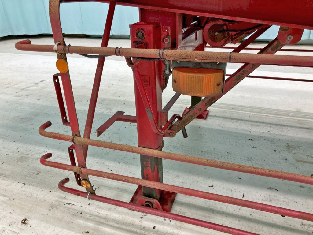 脚は手動式です。|東邦  TF36H2C3改の写真38