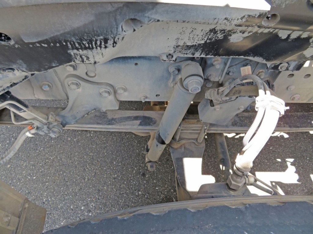 フロント脚廻りに少しサビがあります。|日野 プロフィア 2DG-SH1EDGGの写真40