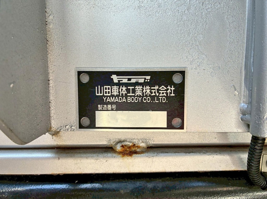 ボディーのプレートです。|日野 プロフィア 2KG-FW1AHCの写真18