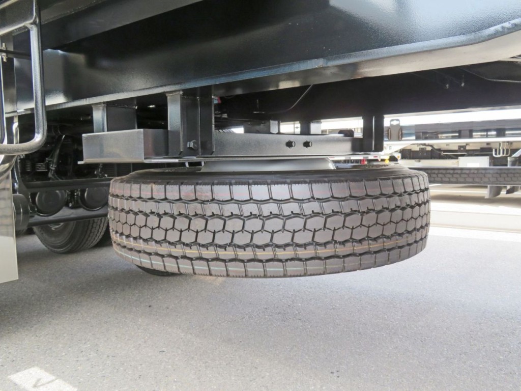 スペアタイヤ付きです。|コダイラ KFL32改の写真15