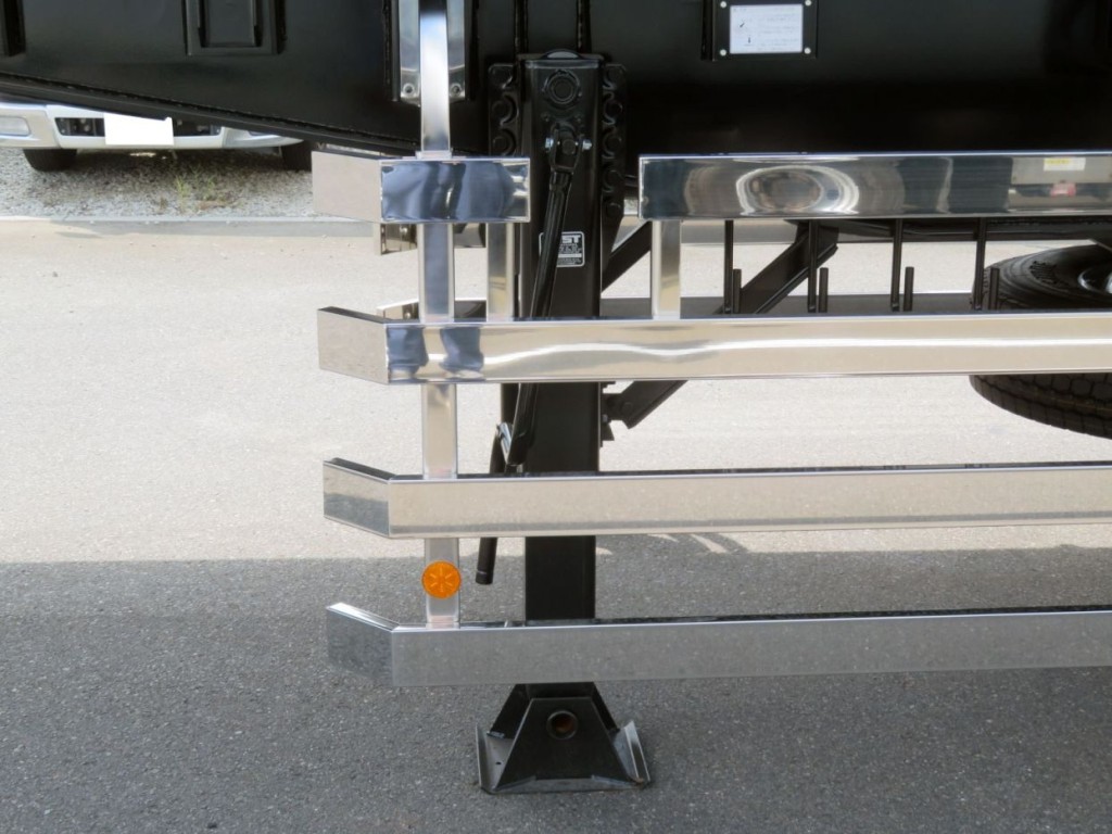 脚は手動式です。|コダイラ KFL32改の写真25