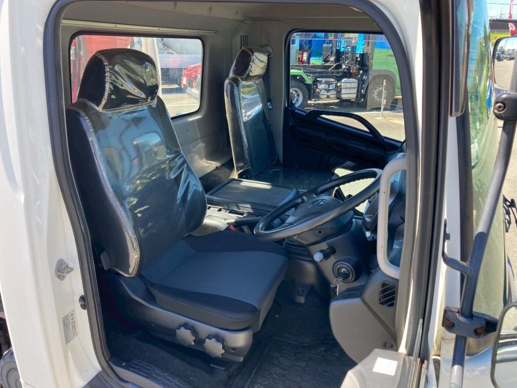 室内|日野 レンジャー TKG-FC9JKAA(2WD)の写真7