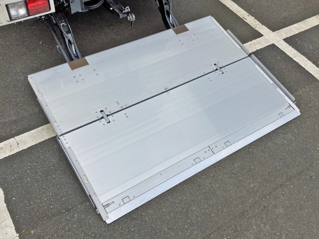 ゲートのステージの状態です。|日野 レンジャー 2KG-FD2ABG(2WD)の写真16