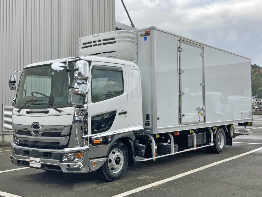 フロント周り、メッキパーツで飾っています。|日野 レンジャー 2KG-FD2ABG(2WD)の写真1