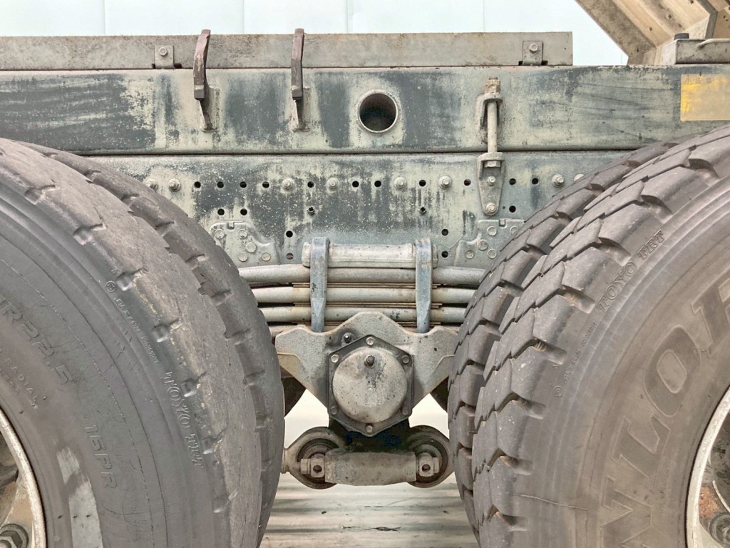 リーフサスです。|日野 プロフィア 2DG-FS1AGAの写真5