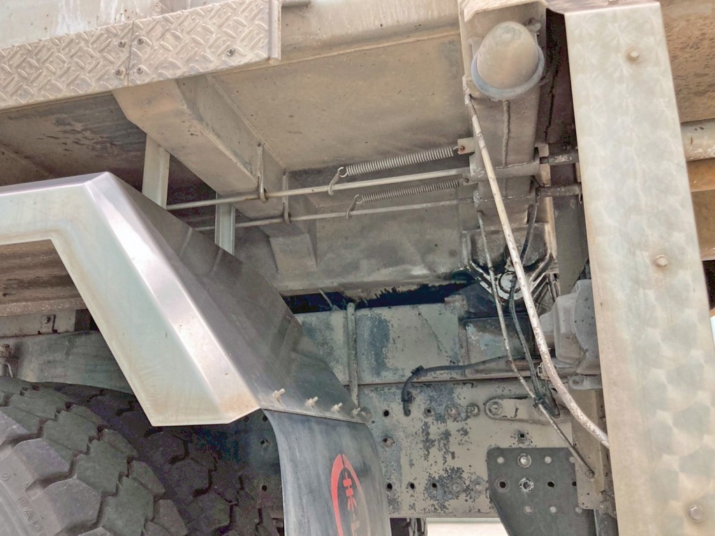 シャーシとネタの状態です。(縦ネタ・横ネタは鉄製です)|日野 プロフィア 2DG-FS1AGAの写真6