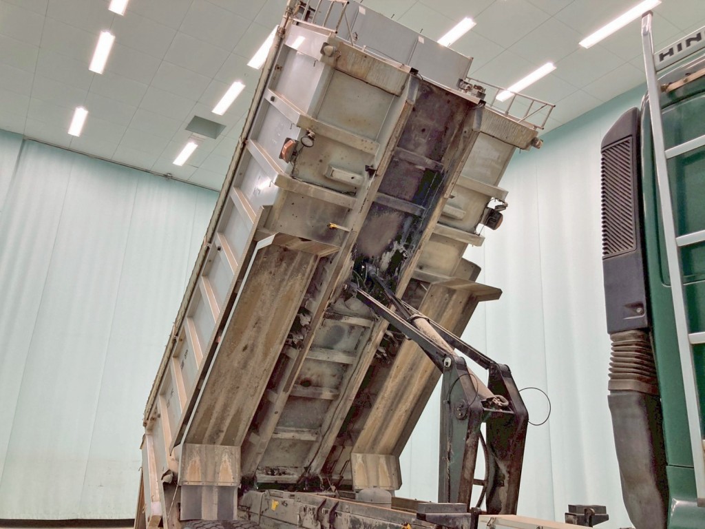 日野 プロフィア 2DG-FS1AGAの写真15