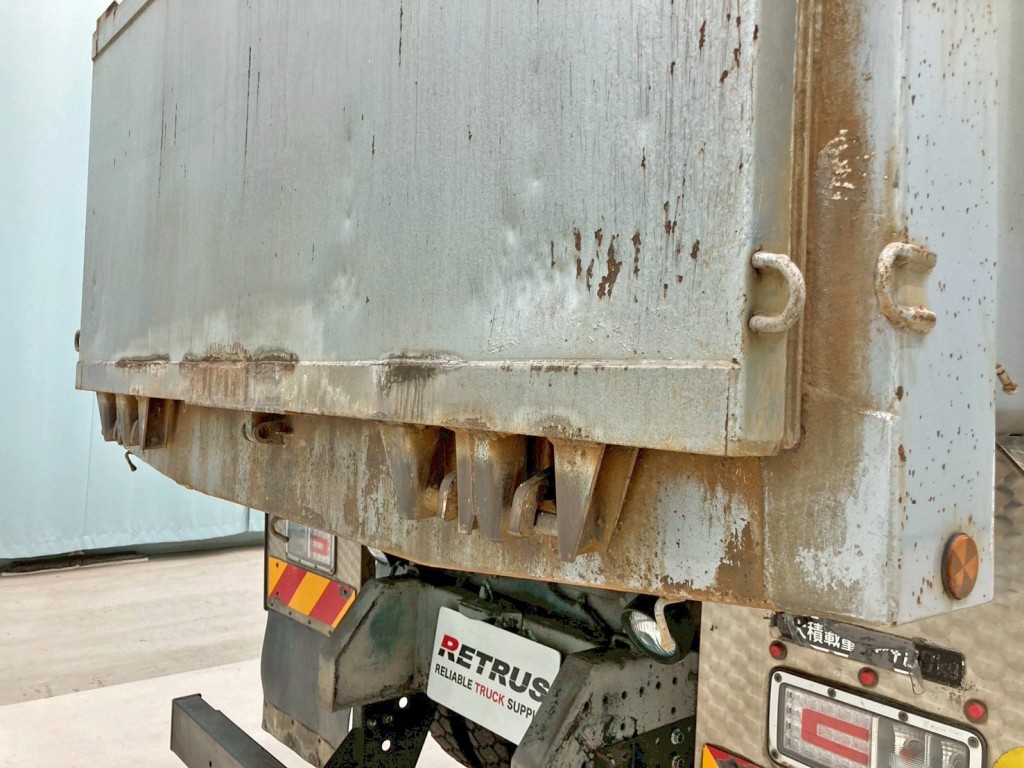 リヤゲートの所々にヘコミがあります。(運転席側)|日野 プロフィア 2DG-FS1AGAの写真22