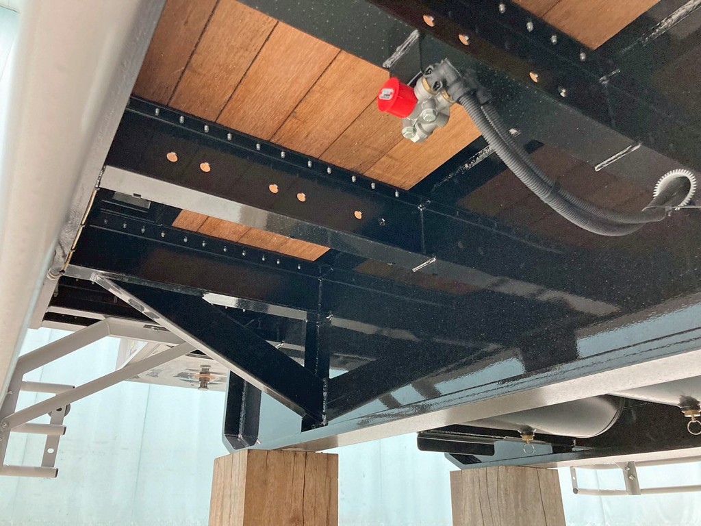 シャーシとネタの状態です。(横ネタは鉄製です)|トレクス  PLR229AZの写真6