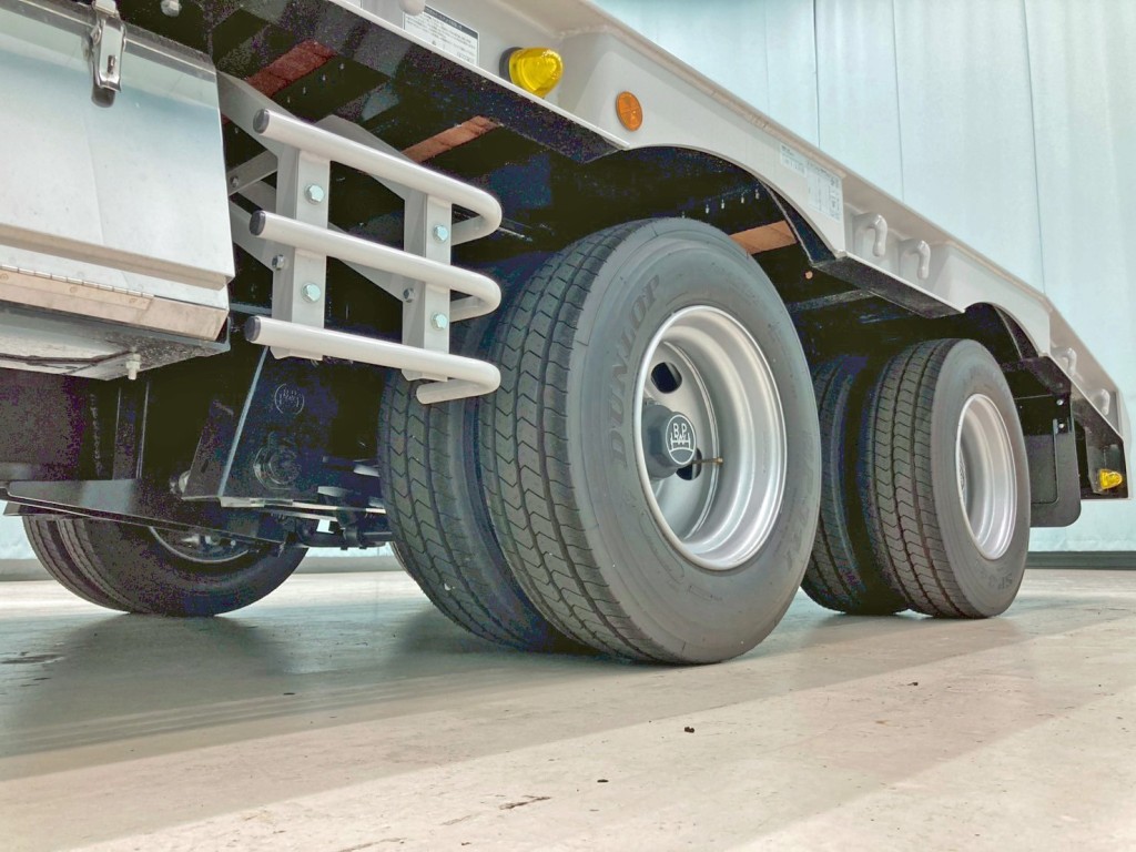 8輪です。|トレクス  PLR229AZの写真13