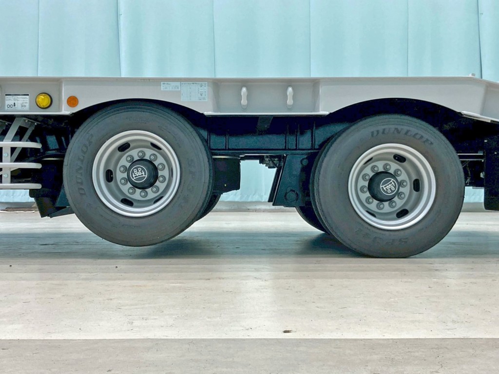 リフトアクスル機能付きです。(前1軸がリフトアップします)|トレクス  PLR229AZの写真16