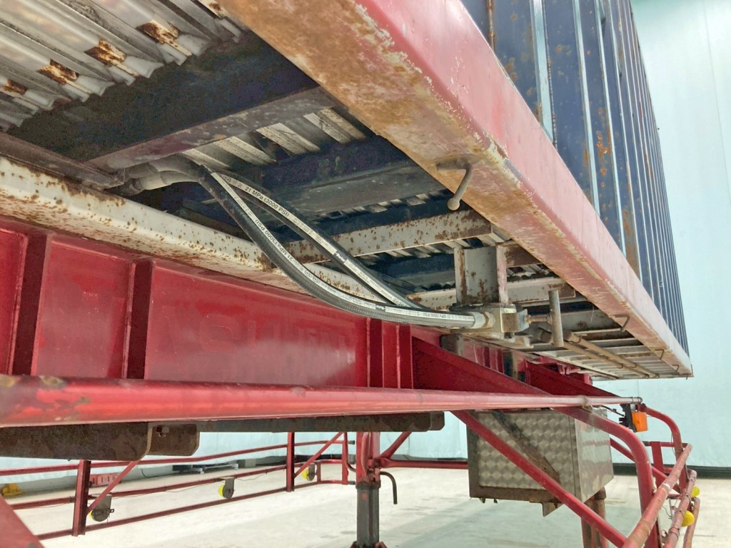 シャーシとネタの状態です。(コンテナ縦ネタ・横ネタは鉄製です)|トレクス  NCCTB34081の写真7