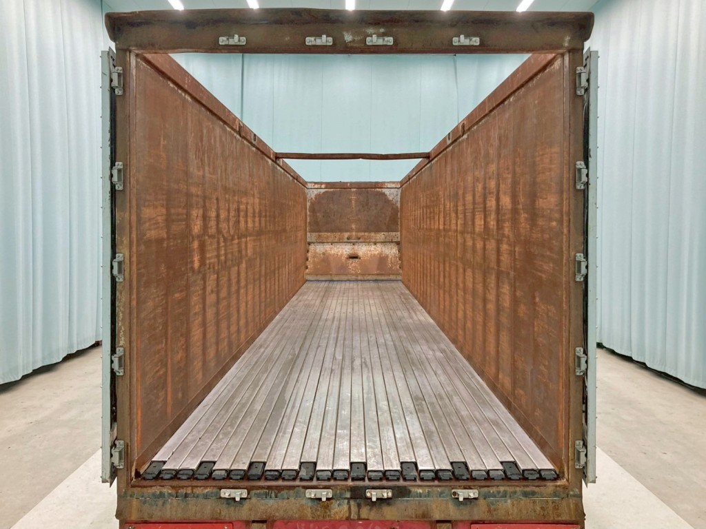 床はムービングフロアー アルミ製です。|トレクス  NCCTB34081の写真12