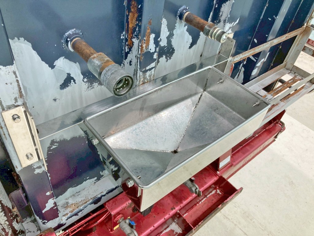 油受けが付いています。|トレクス  NCCTB34081の写真36