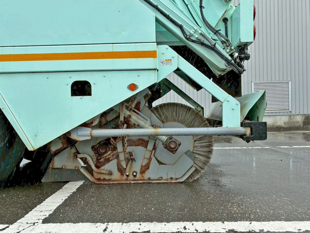 主ブラシ操作時の状態です。|いすゞ フォワード 2PG-FTR90V2改の写真29