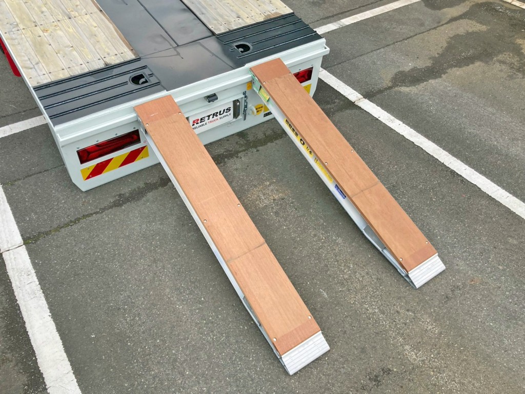 歩みは手動式です。|三菱 スーパーグレート 2PG-FV80VYの写真14