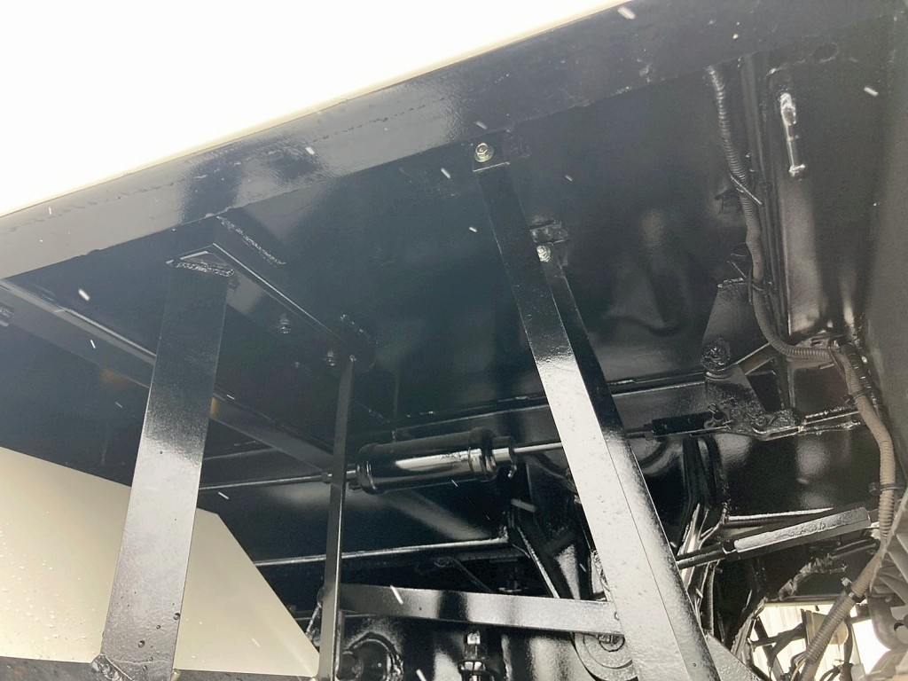 シャーシとネタの状態です。(縦ネタ・横ネタは鉄製です)|日野 プロフィア QKG-FS1EKDAの写真6