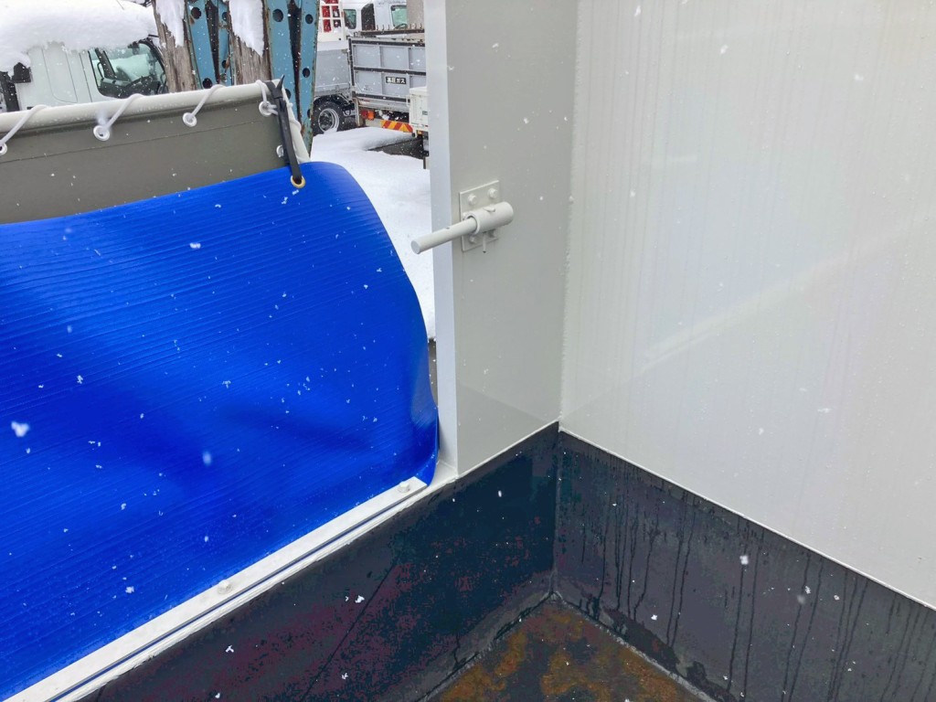 助手席側ストッパーの状態です。(ピン差し込み式)|日野 プロフィア QKG-FS1EKDAの写真13