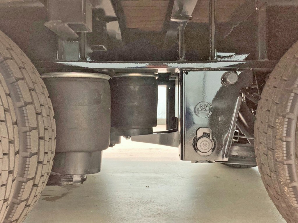 エアサスです。|トレクス PLB34114改の写真5