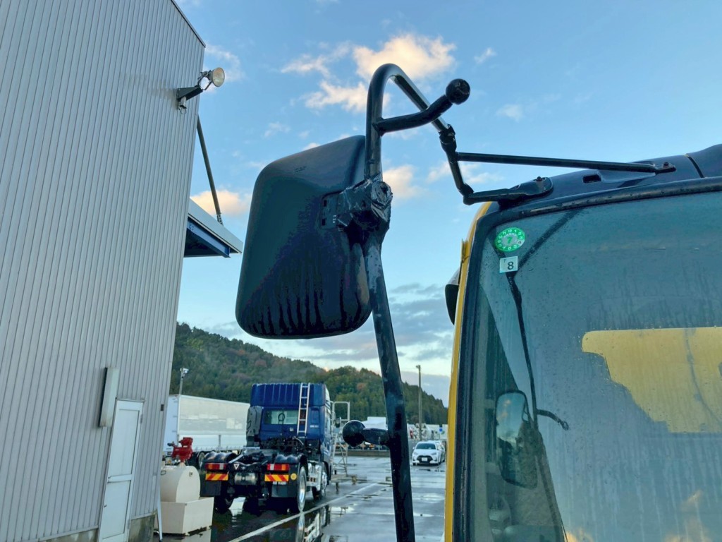 フロントアンダーミラー 及び 補助ミラー欠品しています。|いすゞ フォワード PA-FRR34D4改(2WD)の写真37