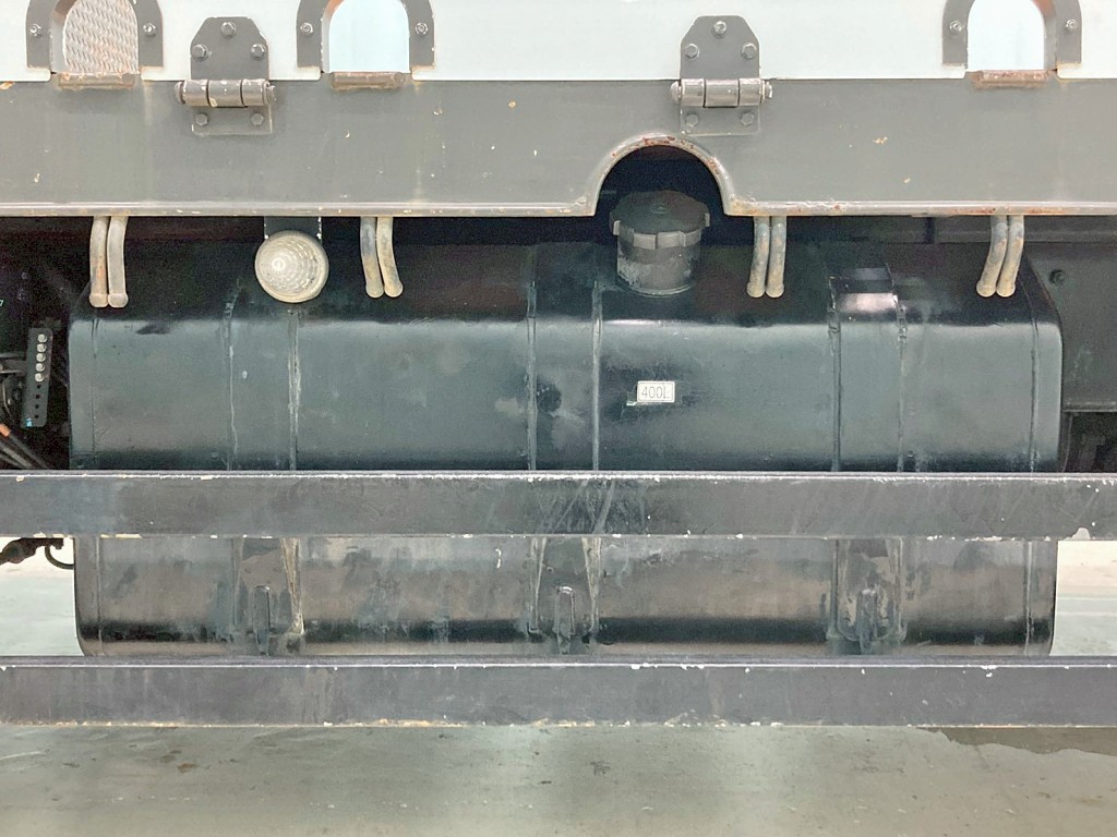 燃料タンクは400Lです。|三菱 スーパーグレート 2PG-FV70HZの写真33