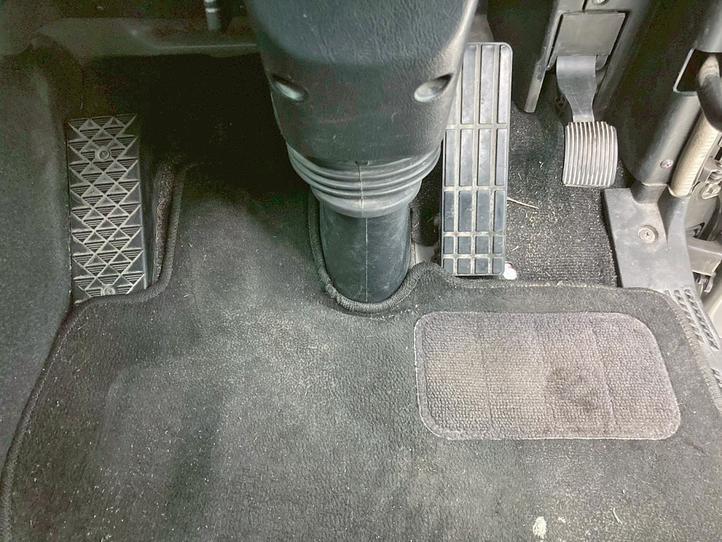 2ペダル仕様です。|三菱 スーパーグレート 2PG-FV70HZの写真36