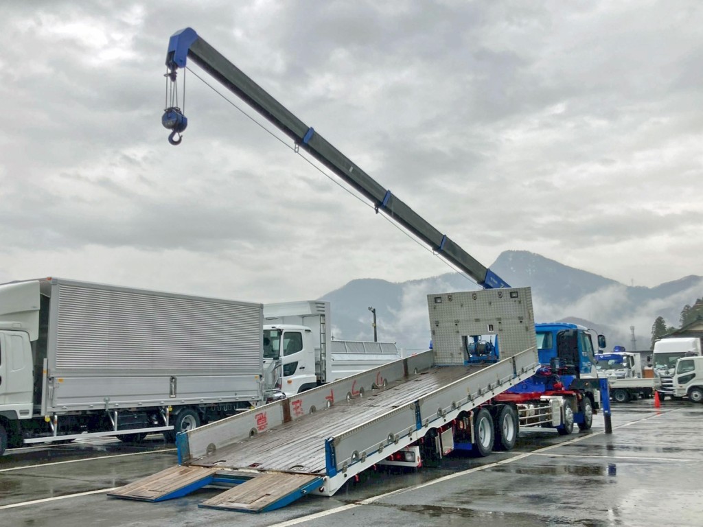 いすゞ ギガ QKG-CYJ77Aの写真4