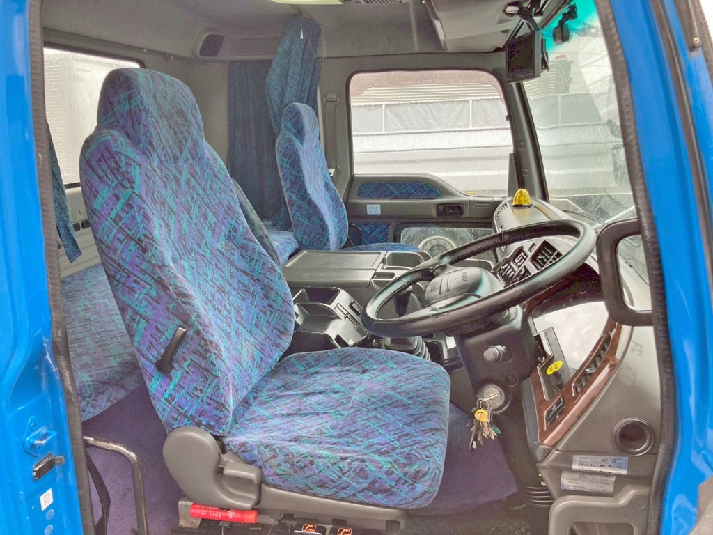 いすゞ ギガ QKG-CYJ77Aの写真7