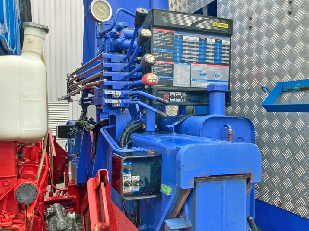 クレーンの操作レバーです。|いすゞ ギガ QKG-CYJ77Aの写真44