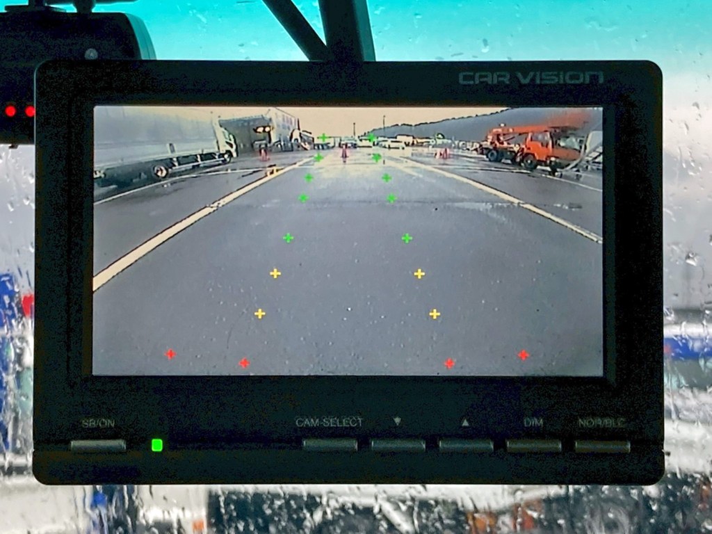 液晶バックモニター付きです。|いすゞ ギガ QKG-CYJ77Aの写真49