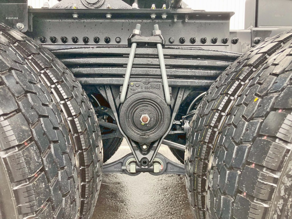 リーフサスです。|UDトラックス クオン 2DG-GW6ELHの写真5