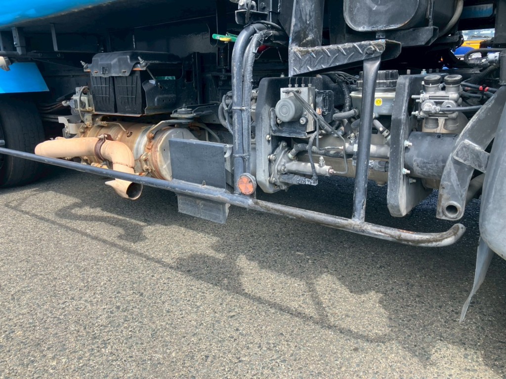 運転席側サイドバンパーにキズ・サビがあります。|日野 レンジャー 2KG-FC2ABA(2WD)の写真36