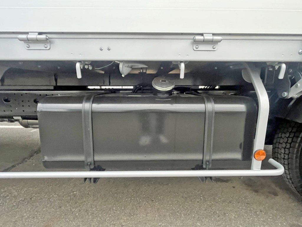 燃料タンクは200Lです。|日野 レンジャー 2PG-FD2ABA(2WD)の写真13