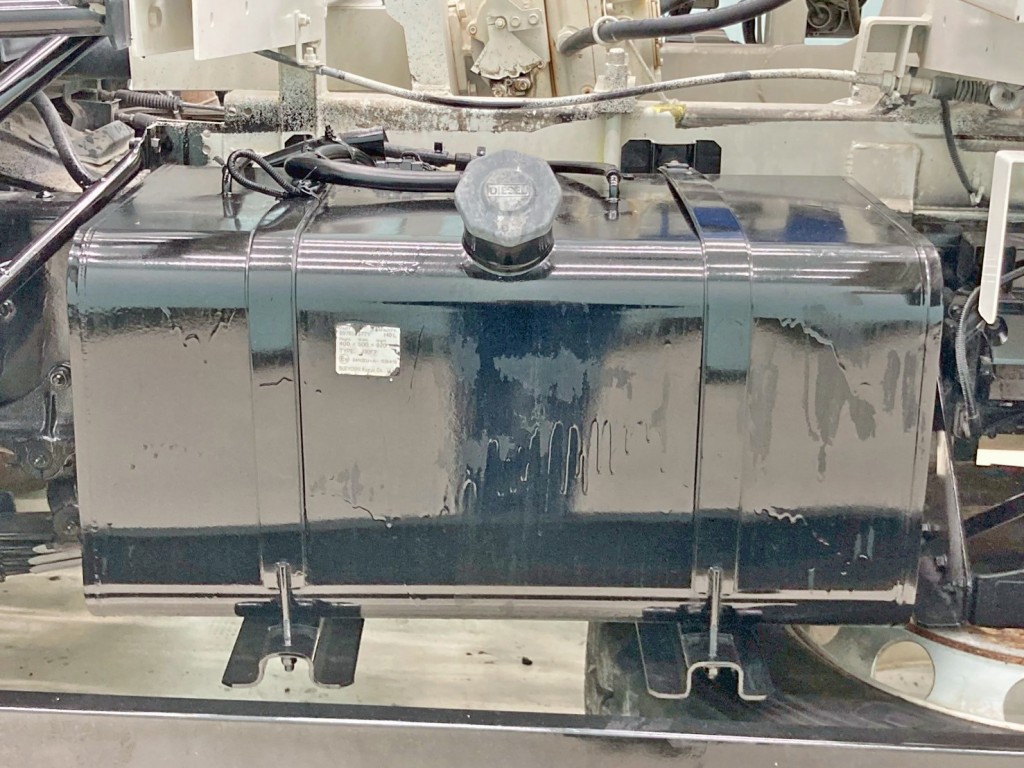 燃料タンクは140Lです。|いすゞ ギガ 2KG-CXZ77CTの写真28